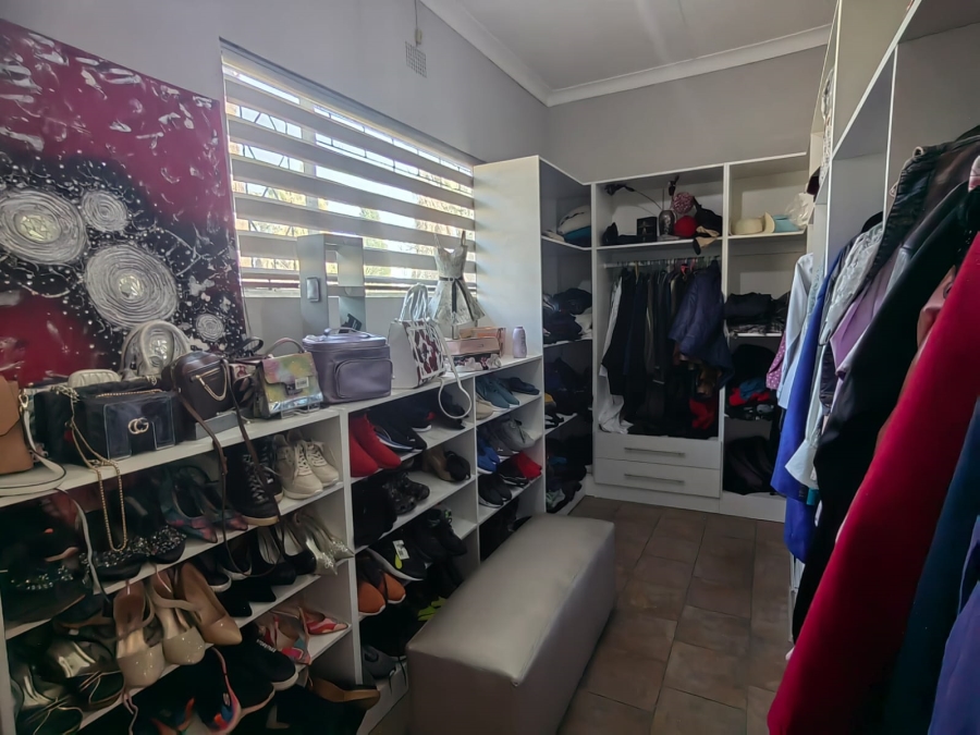 4 Bedroom Property for Sale in Parys Free State